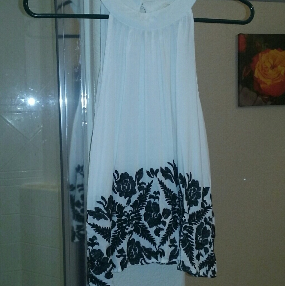 Elegant tank